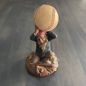 Tom Clark Atlas Gnome Figurine 5113 Gnome Holding Baseball 1990 #81